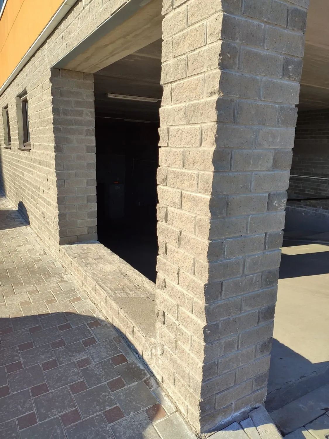 Кирпич КСЛК-ПР-100-F75-2200